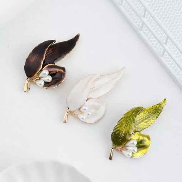 Craftsman Pearl Ceramic Hot Glazed Gold Floral Lapel Brooch Pin - Picture 8 of 16